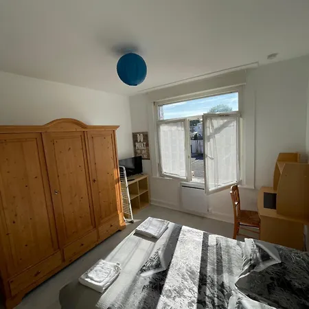 Calme Et Lumineux - Parking Privatif - Métro à 5mn Mons-en-Baroeul