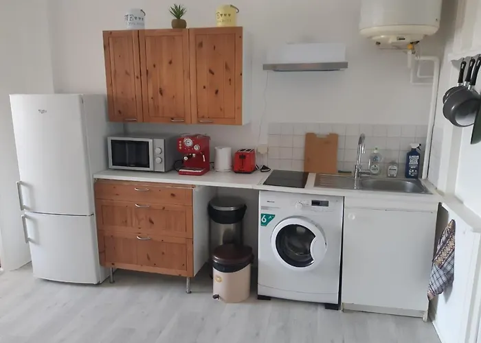 Appartement Calme Et Lumineux - Parking Privatif - Métro à 5mn