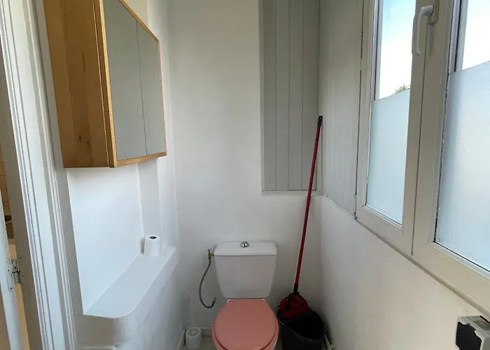 Calme Et Lumineux - Parking Privatif - Métro à 5mn *